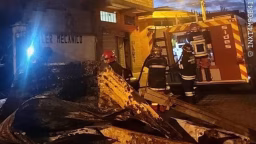 Se incendia taller mecánico y presumen que el fuego se dio por una mesa a la Pachamama