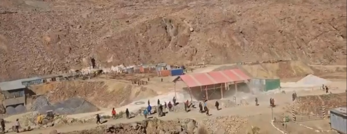 Cooperativistas dinamitan maquinaria y roban mineral en toma violenta de mina en Potosí
