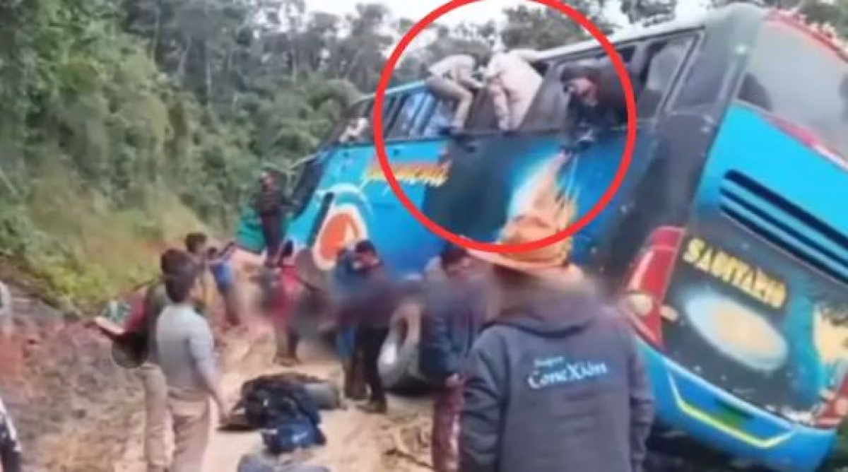 Flota colmada de pasajeros estuvo a punto de embarrancarse en Los Yungas