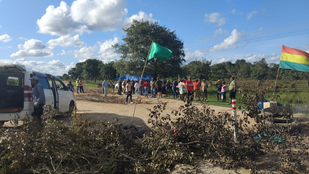 Bloqueo en San Pedro persiste y afecta el tránsito