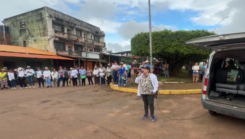 Trabajadores de Salud marchan en Riberalta y acatan paro