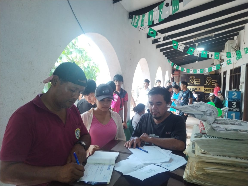 Decenas de niños y jóvenes compiten en la carrera pedestre 1k y 5k de los 38 años de La Palabra del Beni