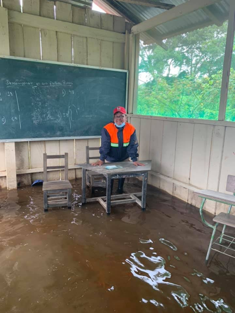 Aguas desbordadas paralizan la educación en varias comunidades del Beni