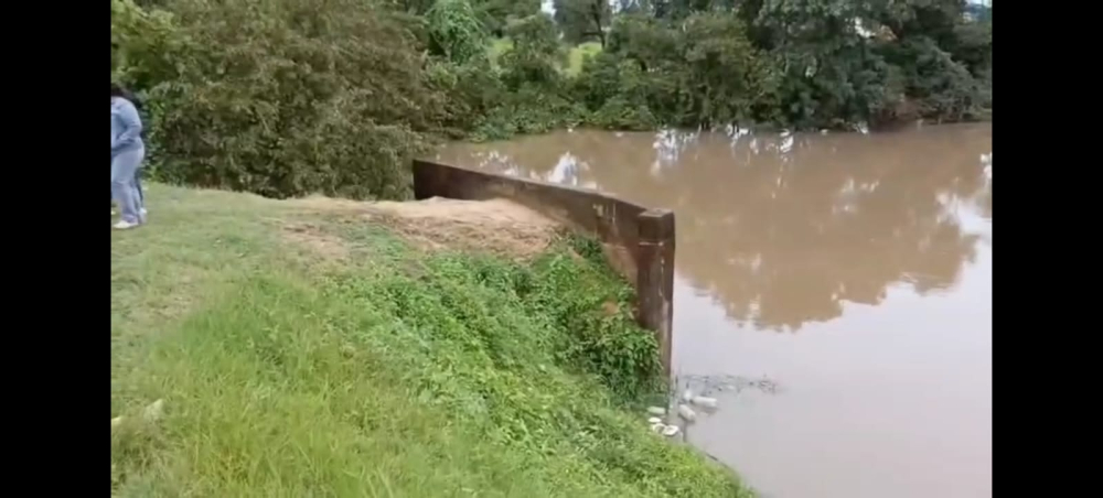 Vecinos del Distrito 3 exigen reparación de bombas de drenaje tras inundaciones