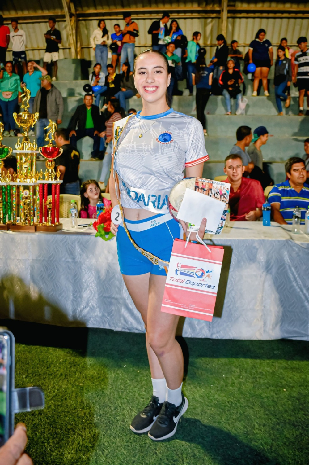 Celeste Trella Montalvan: Belleza, inteligencia, talento y lealtad