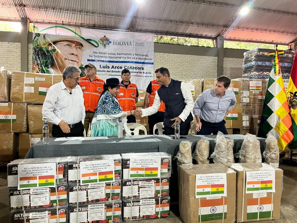 La India entrega 15 toneladas de ayuda humanitaria para familias afectadas por inundaciones