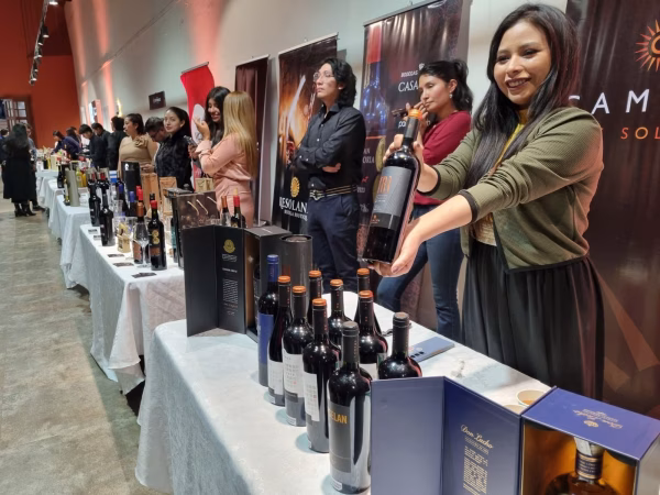 Bolivia muestra al mundo su potencial de vinos y singanis