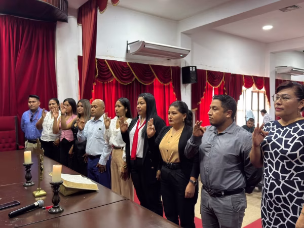 Presidente del TDJ Beni posesiona a mas de 30 nuevos Defensores de Oficio