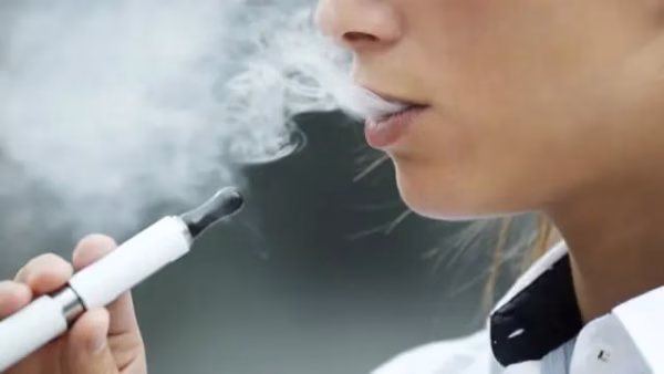 El vapeo juvenil dispara el riesgo de fumar, consumir drogas y sufrir problemas de salud