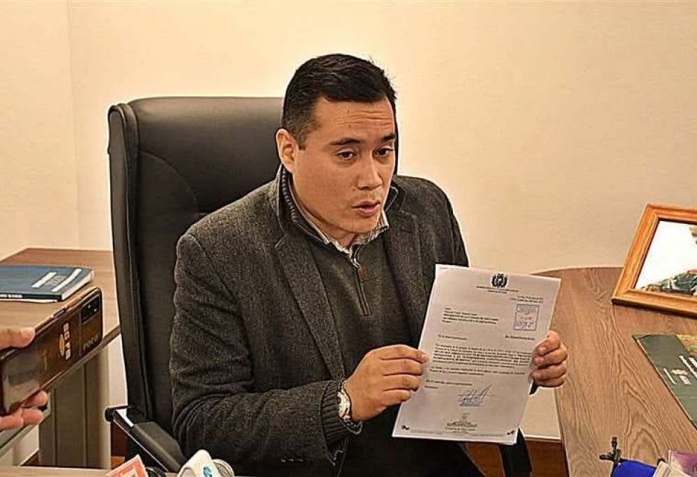 Diputado presentó propuesta para eliminar renta de ex presidentes
