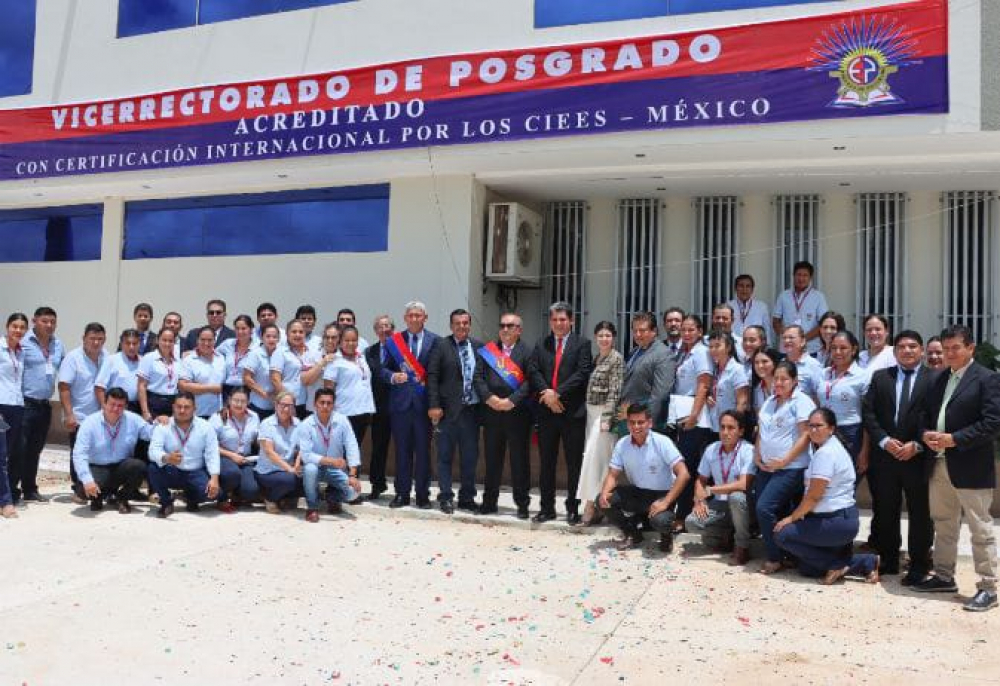 Vicerrectorado de Posgrado recibe acreditación internacional