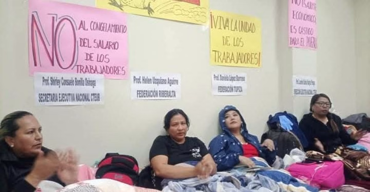 Magisterio Urbano de Riberalta (Beni) inicia huelga de hambre