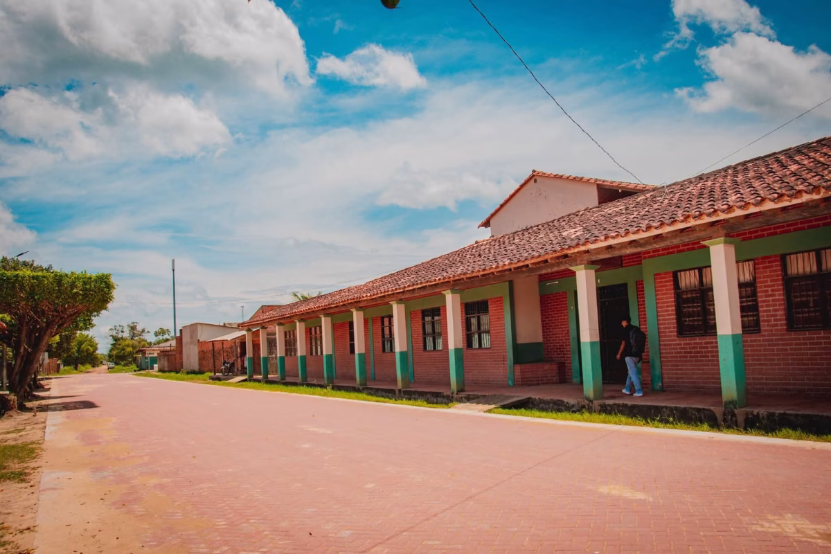 San Ignacio de Moxos:  Alcalde entregó pavimento articulado en calle Carmelo Taraune