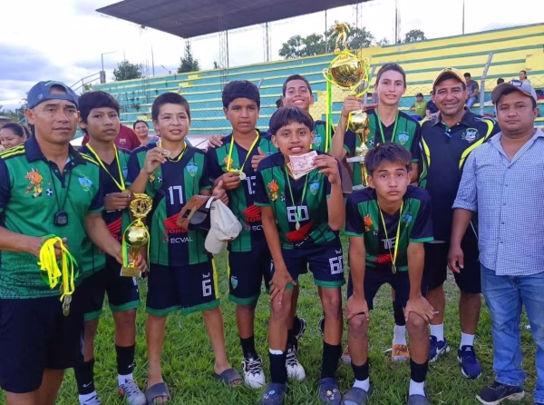 El fútbol infantil borjano se vive con pasión, esfuerzo y premios
