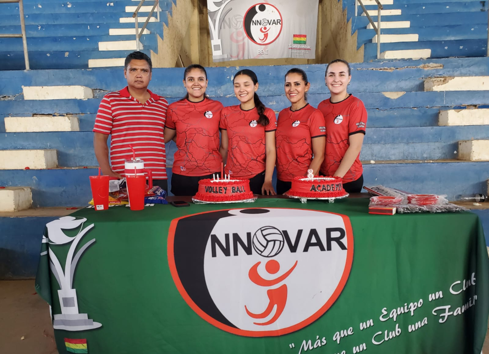 Escuela ‘Innovar’ conmemora su 8vo aniversario en el voleibol trinitario