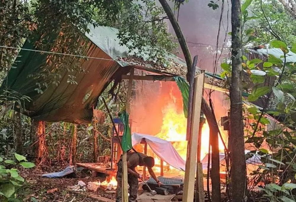 Operaciones helitransportadas en el Beni detectan un laboratorio de cristalización de cocaína