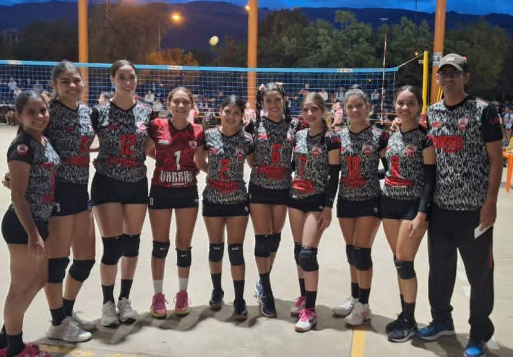 Andrés Alberdi avanza invicto en el campeonato "Garra" de voleibol