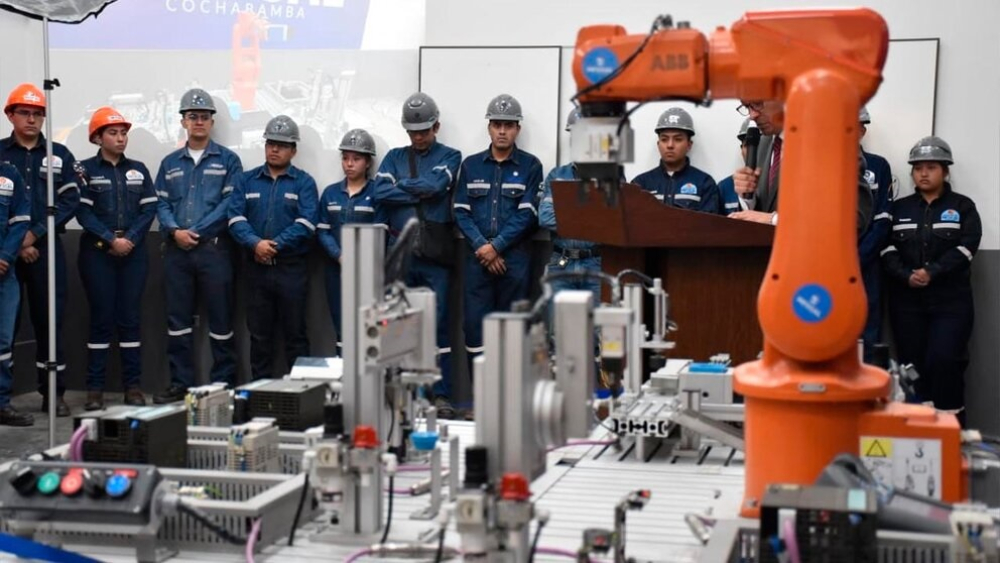 INFOCAL Busca esta gestión habilitar 20 especialidades y 7 carreras