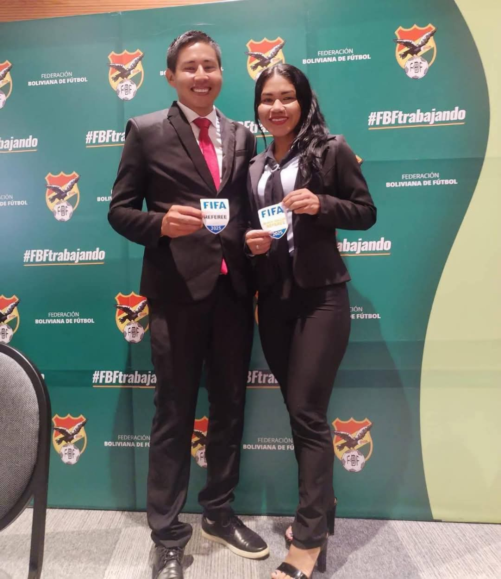 La FBF otorga insignias FIFA a dos destacados árbitros del Beni