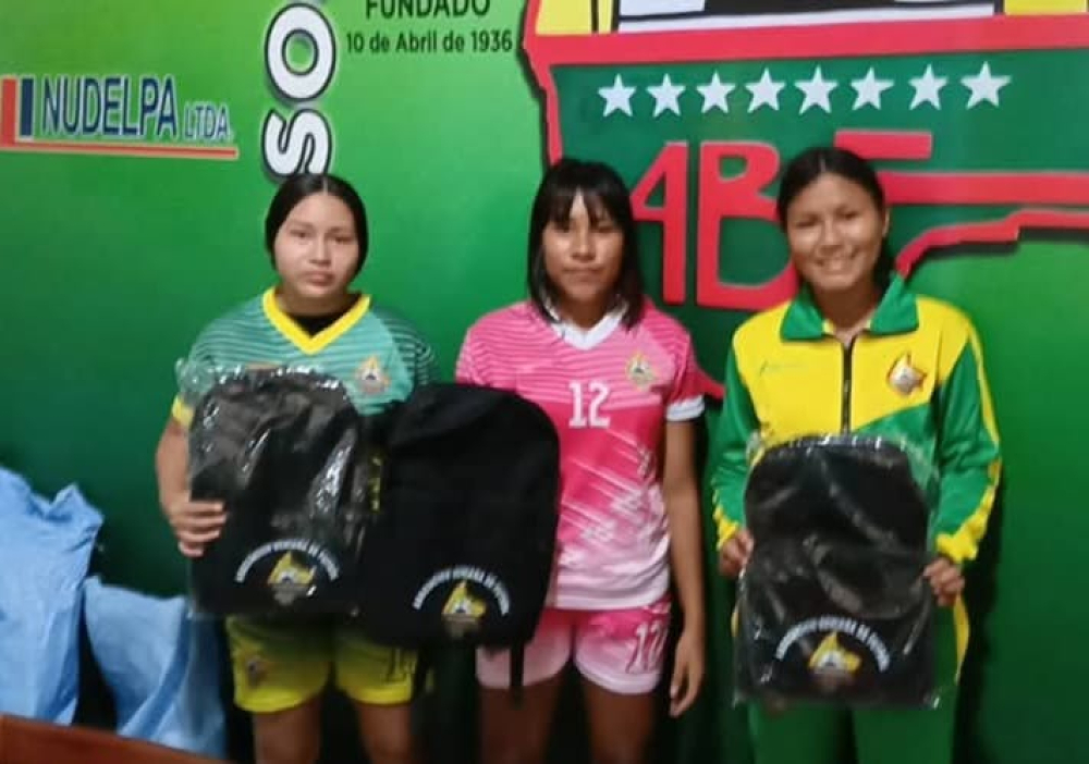 ABF entrega uniformes a la selección femenina Sub-16 para el torneo nacional