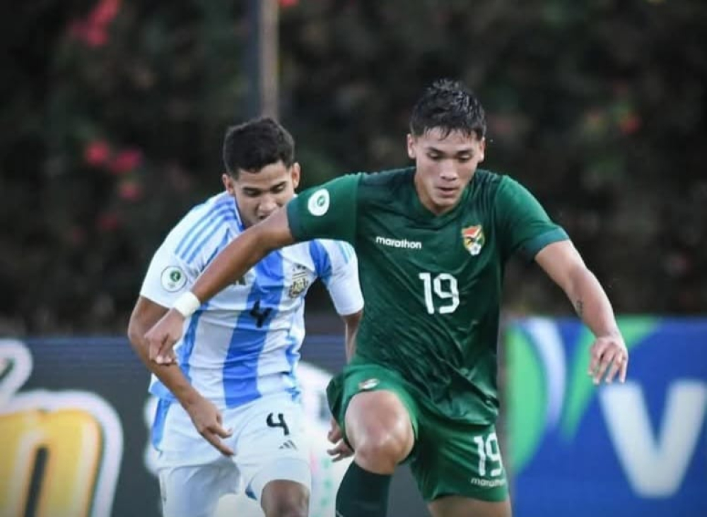 Leonardo Montenegro fue titular ante Argentina en el Sudamericano Sub 20