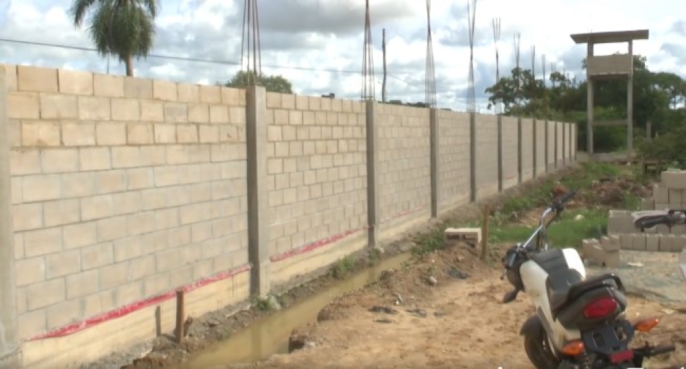 Avanza construcción del muro perimetral en el penal Mocoví