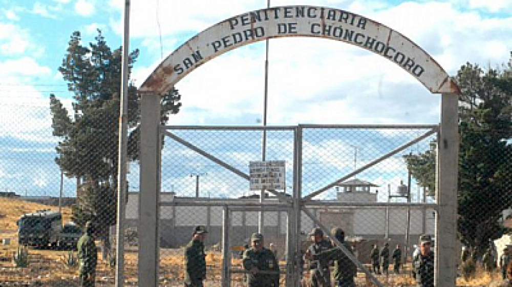 Policía proporcionó arma a un reo para asesinar a otro en Chonchocoro