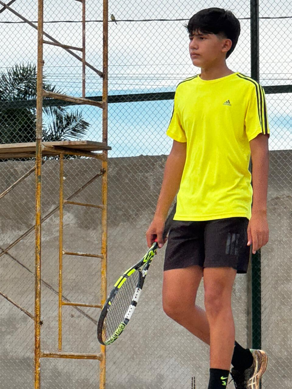 Alejandro Gómez listo para representar a Bolivia en la gira sudamericana de tenis