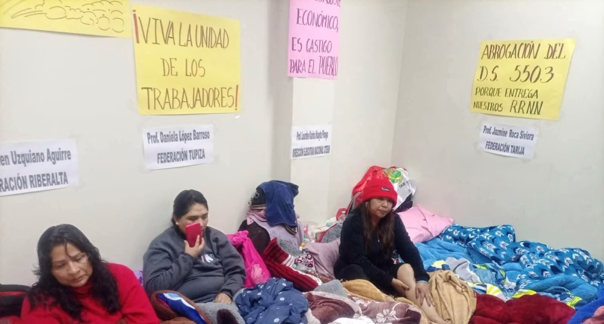 Maestros cumplen quinto día de huelga de hambre en rechazo al DS 5503