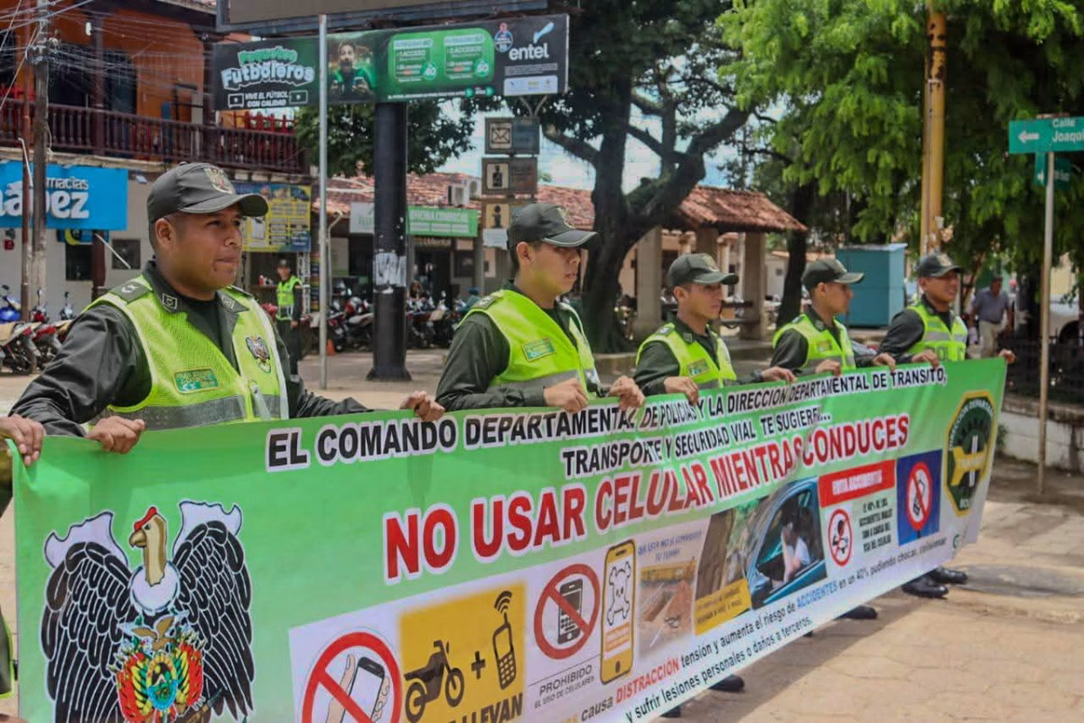 TU VIDA VALE MÁS”: EL COMANDO DEPARTAMENTAL DE POLICÍA DEL BENI REFUERZA LA EDUCACIÓN VIAL PARA PROTEGER A LA POBLACIÓN TRINITARIA