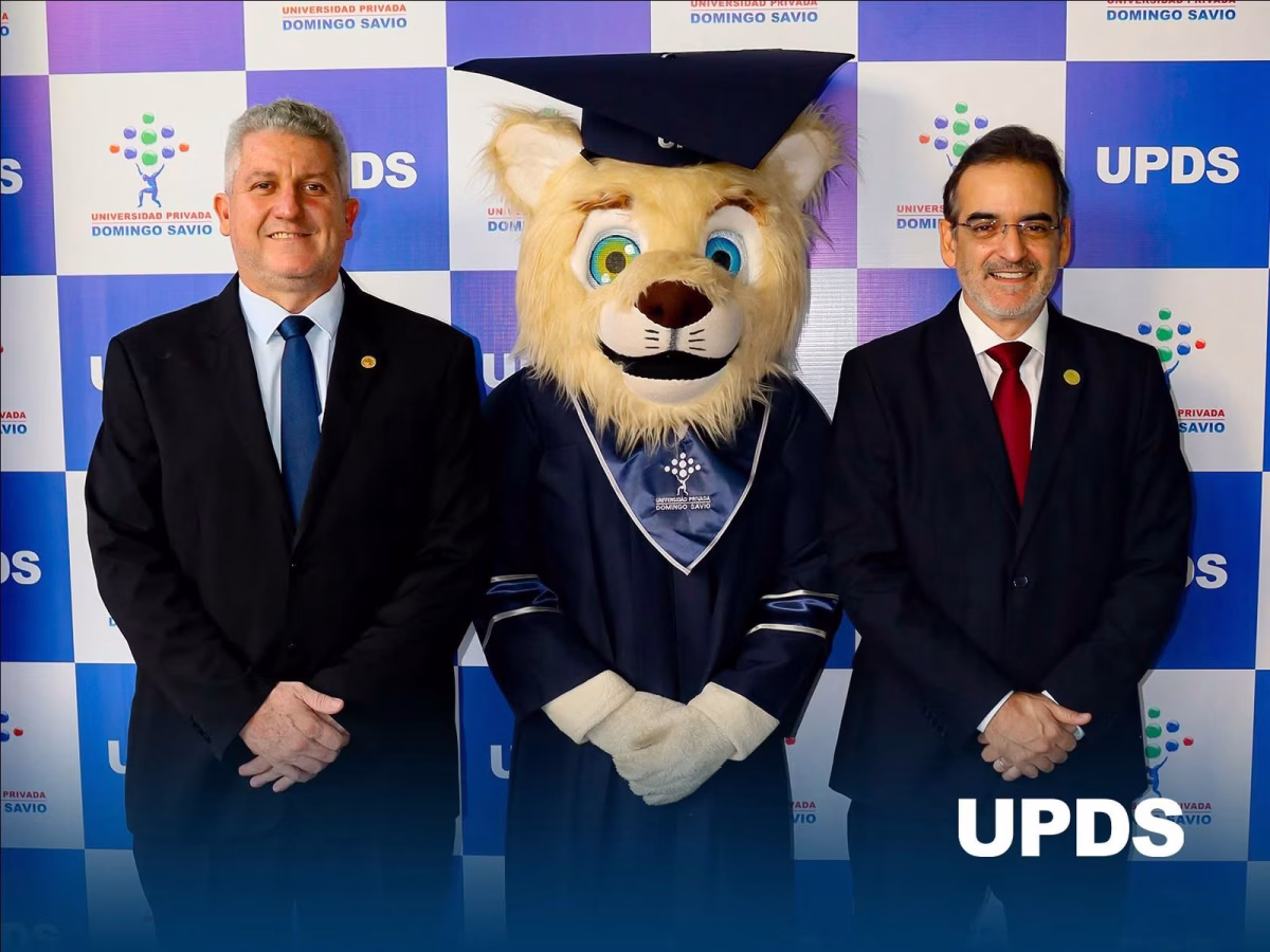 UPDS ACTUALIZA SUS MALLAS ACADÉMICAS, INCORPORA MICROCREDENCIALES  Y REALIZA VIII ACTO DE COLACIÓN DE GRADO CON 147 NUEVOS PROFESIONALES