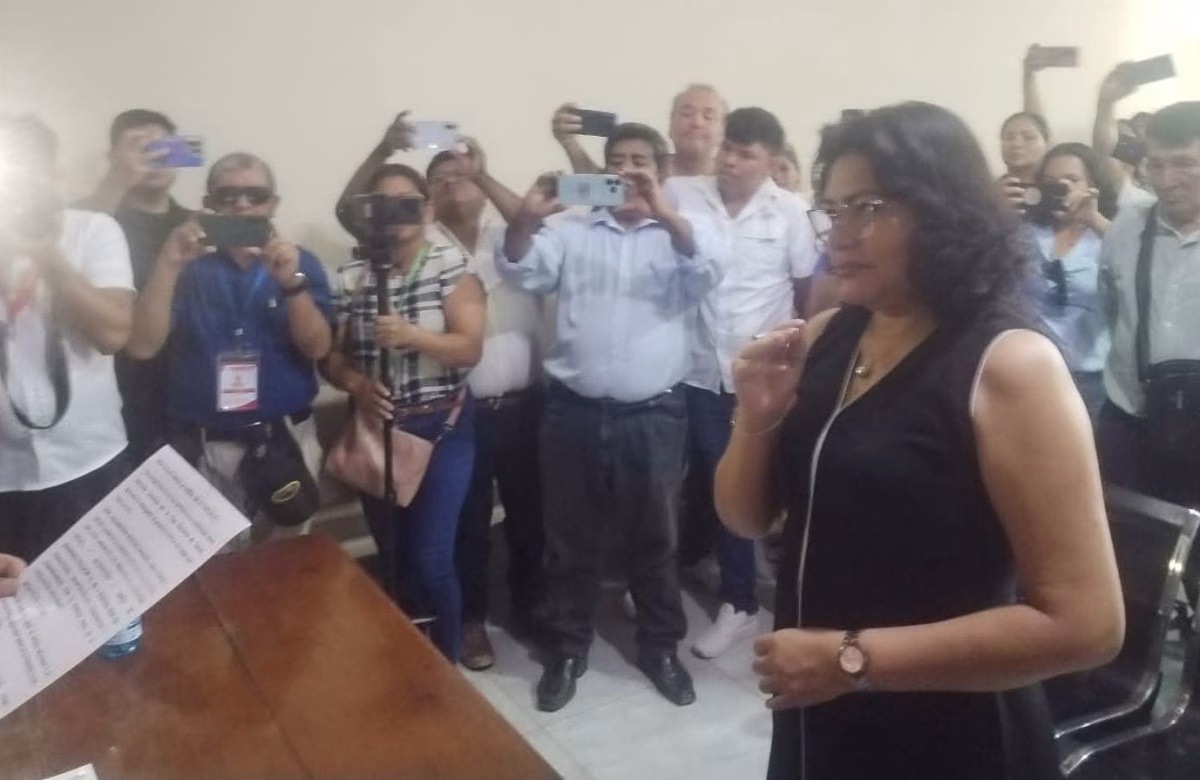 Gerente general Walter Hoyos:  Posesiona a la galena Alejandra Pereira como administradora de la CNS en Beni