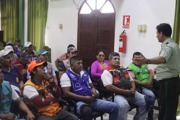 Policía del Beni coordina acciones con federaciones de mototaxis para fortalecer la seguridad ciudadana