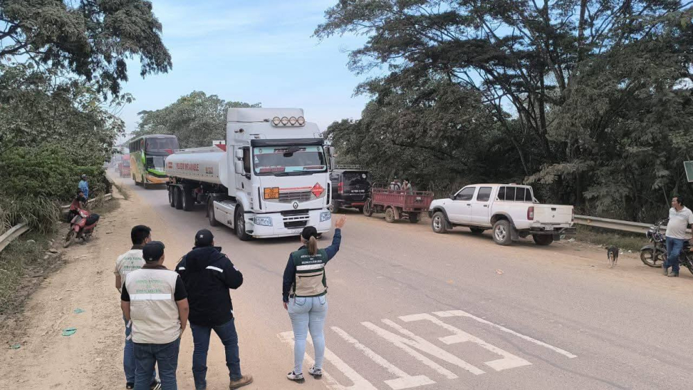 ANH: LLEGAN 14 CISTERNAS CON 36 MIL LITROS DE GASOLINA CADA UNA PARA ABASTECER AL BENI