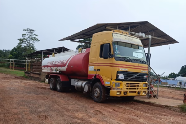 YPFB despacha 89.000 litros de combustibles y 956 garrafas de GLP para el abastecimiento en Cobija