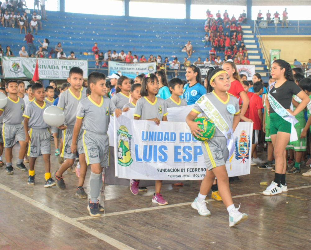 Con gran entusiasmo, inauguran año deportivo de 4to a 6to de primaria