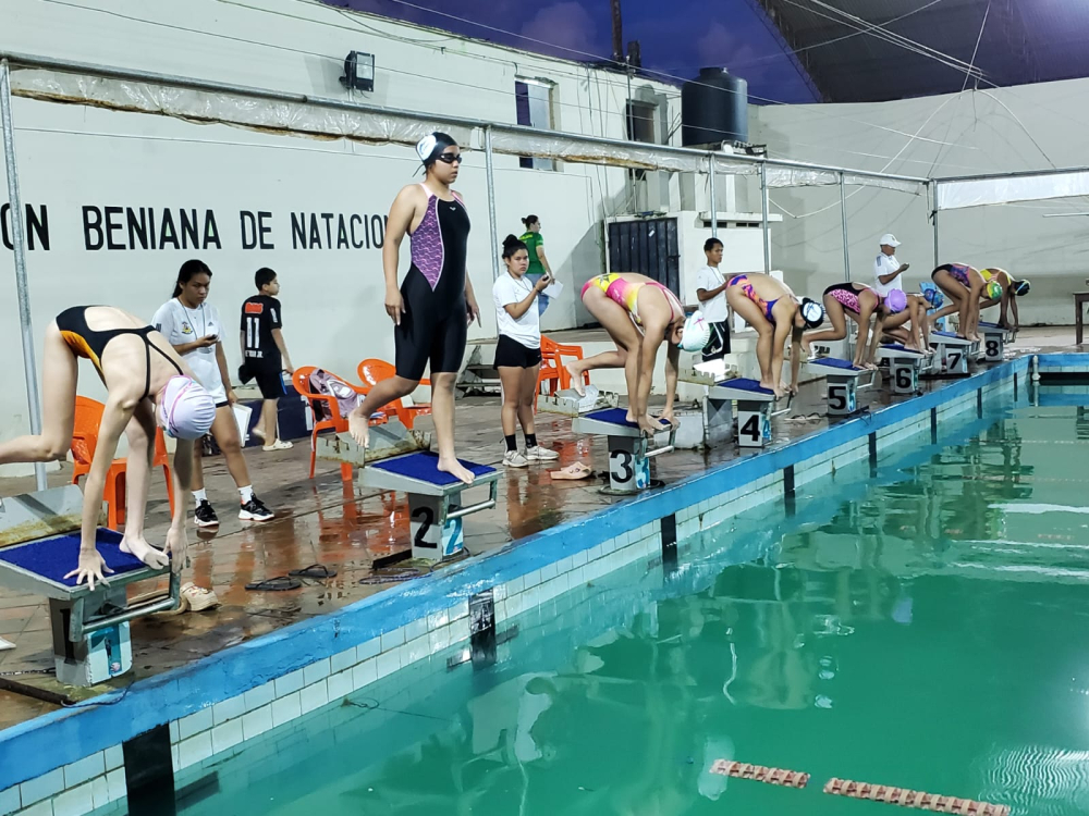 Natación: Trinidad celebra el primer campeonato de Escuela y Fondo