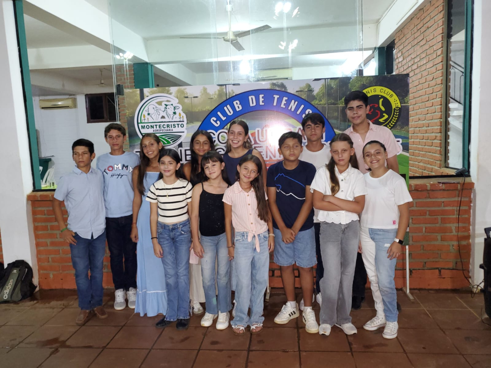Tenistas reciben reconocimiento por sus logros deportivos