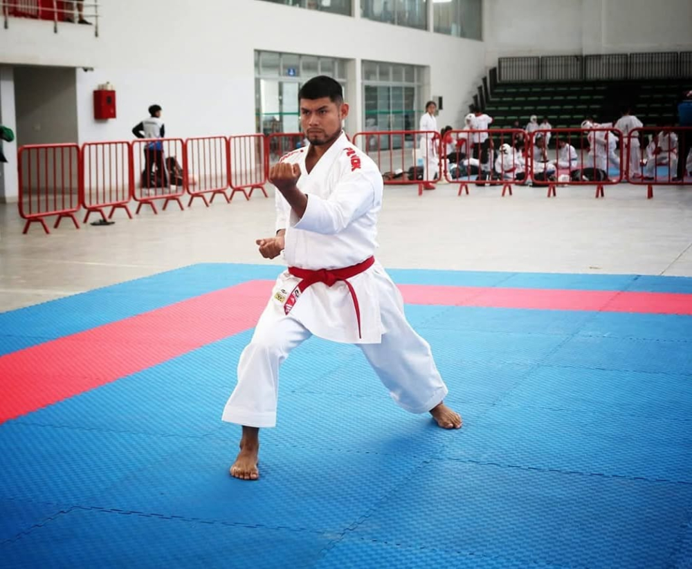 Daniel Guarena se consagra campeón nacional en kata