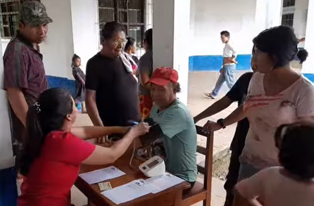 Desplazan brigada médica a comunidades afectadas por lluvias en Riberalta