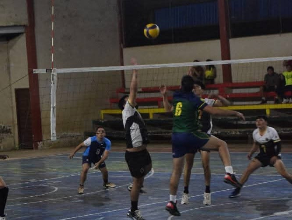 Campeonato Apertura de voleibol municipal avanza con gran competitividad