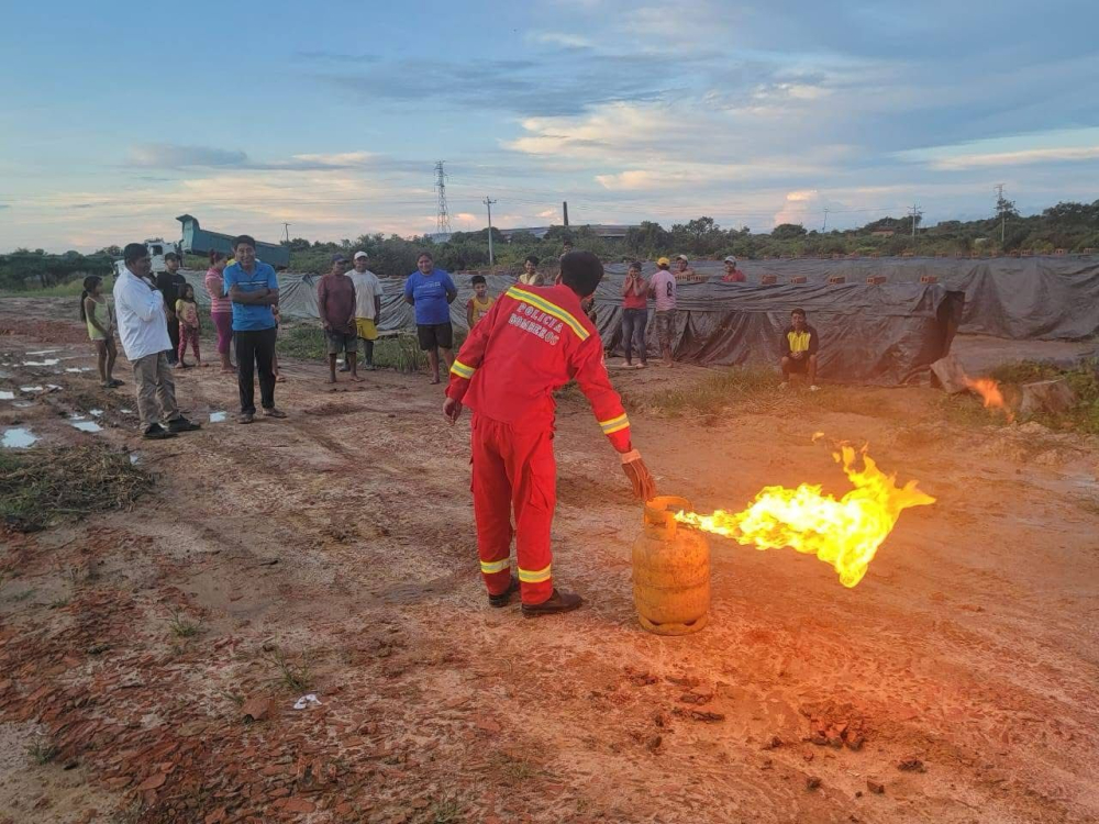 COMANDO DEPARTAMENTAL DE POLICÍA DEL BENI REALIZA EXITOSA CAMPAÑA DE PREVENCIÓN SOBRE EL USO Y MANEJO DEL CILINDRO DE GAS GLP