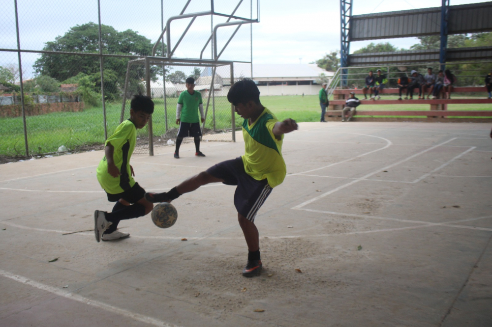 Campeonato estudiantil de futsal se enciende en su fase decisiva