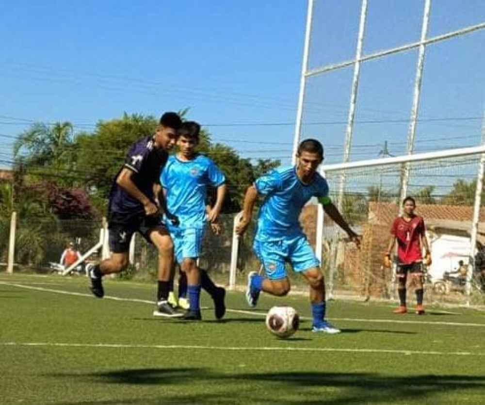 Torneo 'Alzando Vuelo' se calienta con triunfos de La Salle, Rómulo Suárez y Mary Ribera