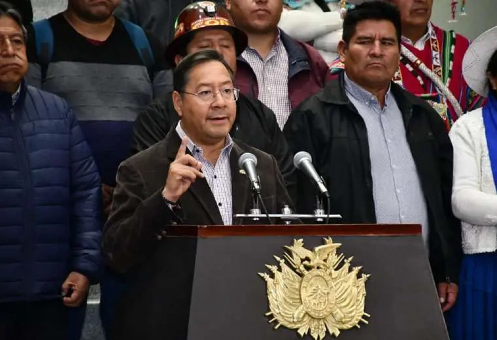 Ante la presión, Arce cede y abroga el Decreto Supremo 5143 de Derechos Reales
