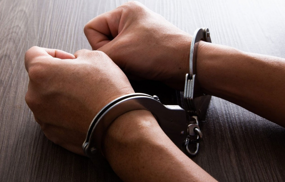 Entrenador de fútbol es condenado a diez años de cárcel por abusar sexualmente de un adolescente