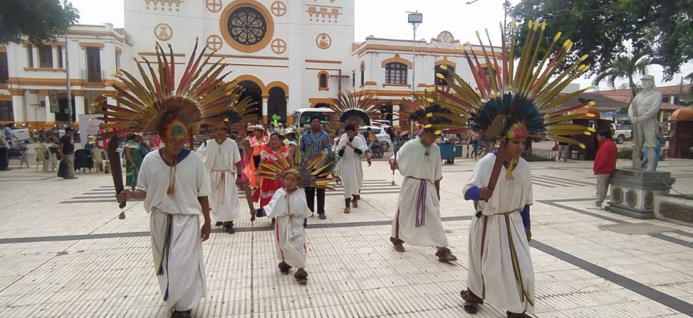 Indígenas bajan la Santísima  Trinidad y se inicia la Chope Piesta