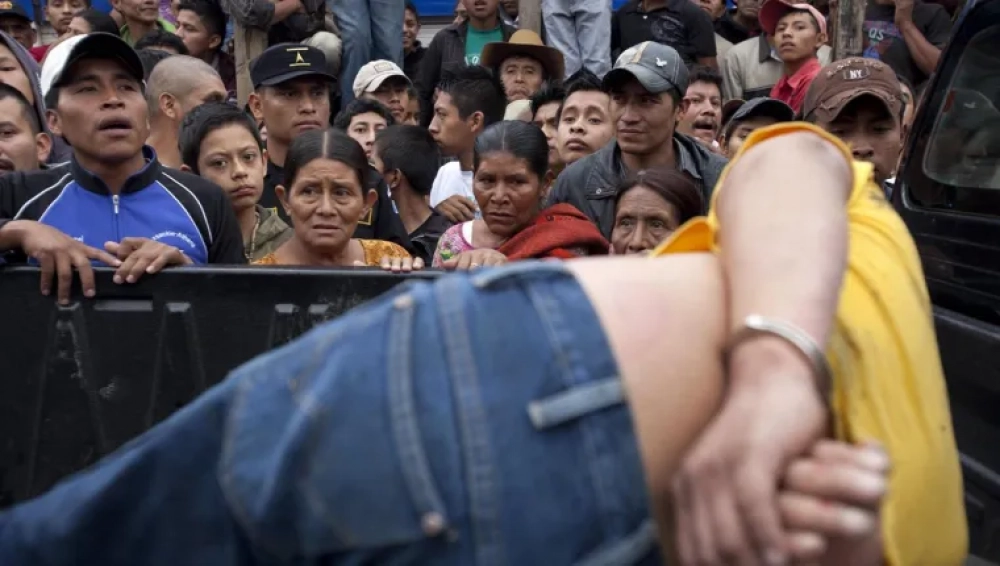 Dos ladrones fueron golpeados en el municipio de Tolata, uno