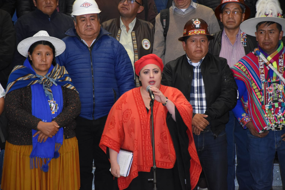 Ministra Prada afirma que no hay crisis, sino un ‘boicot’ a la economía