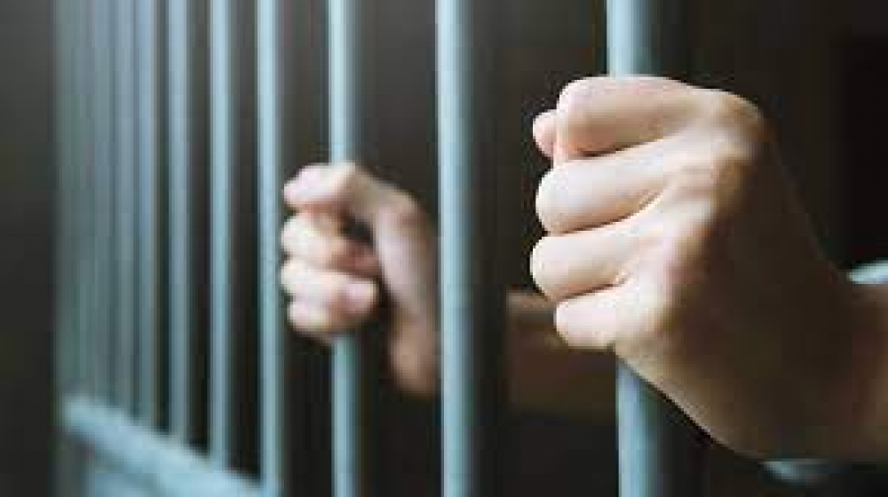 Detención para el hombre que prendió fuego al supuesto amante de su esposa